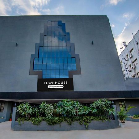 Super Townhouse Lakdikapul Hotell Hyderabad Eksteriør bilde