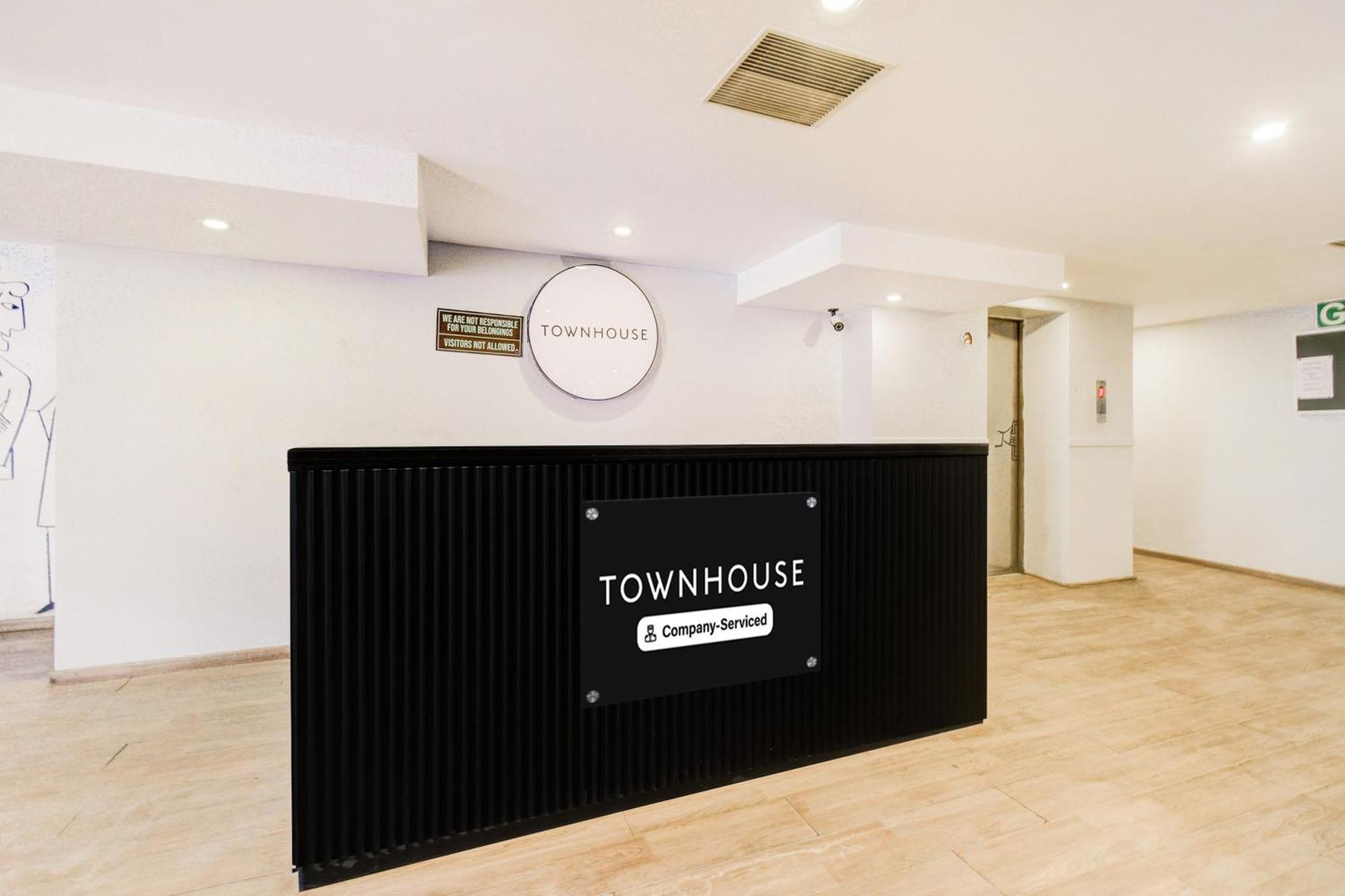 Super Townhouse Lakdikapul Hotell Hyderabad Eksteriør bilde