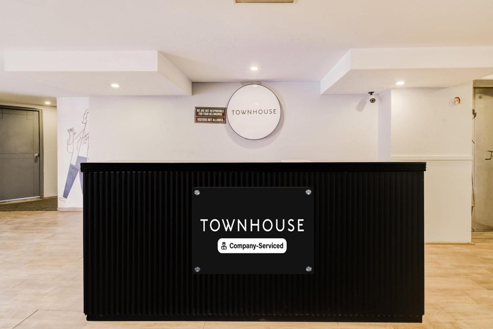 Super Townhouse Lakdikapul Hotell Hyderabad Eksteriør bilde