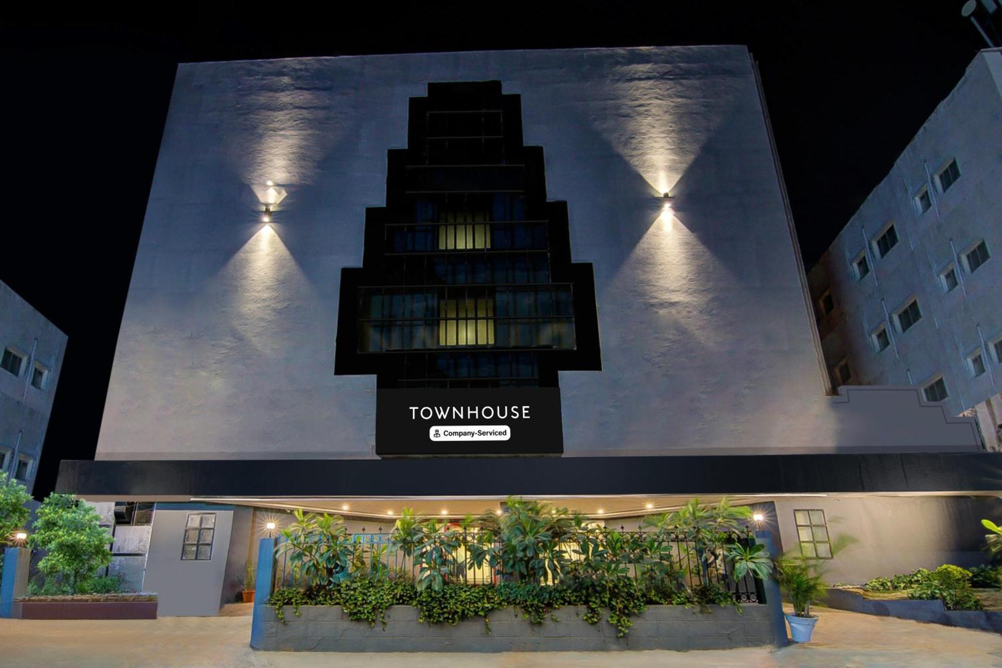 Super Townhouse Lakdikapul Hotell Hyderabad Eksteriør bilde