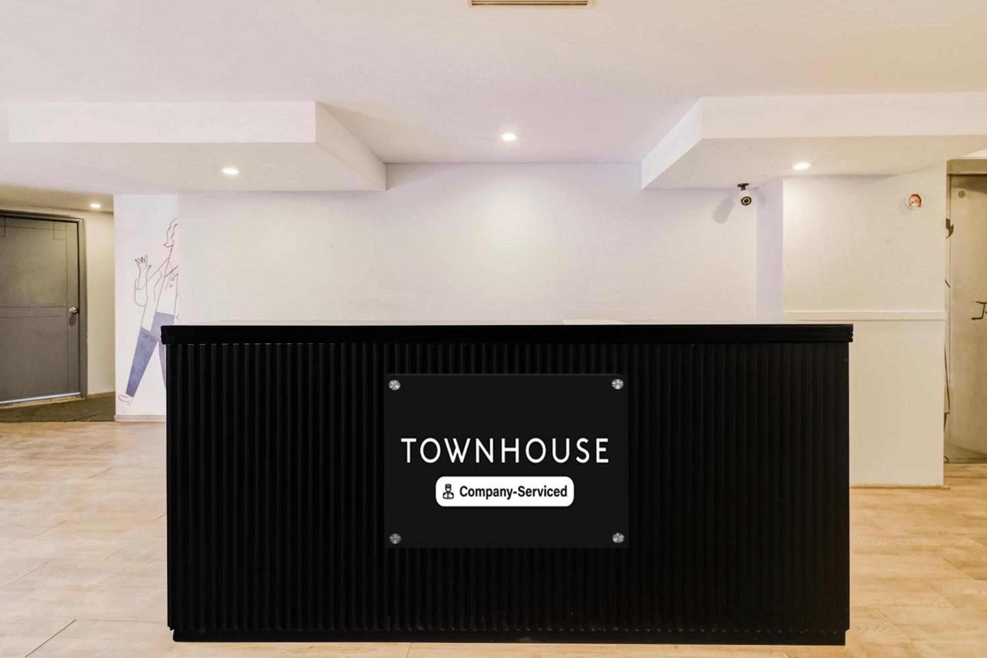 Super Townhouse Lakdikapul Hotell Hyderabad Eksteriør bilde