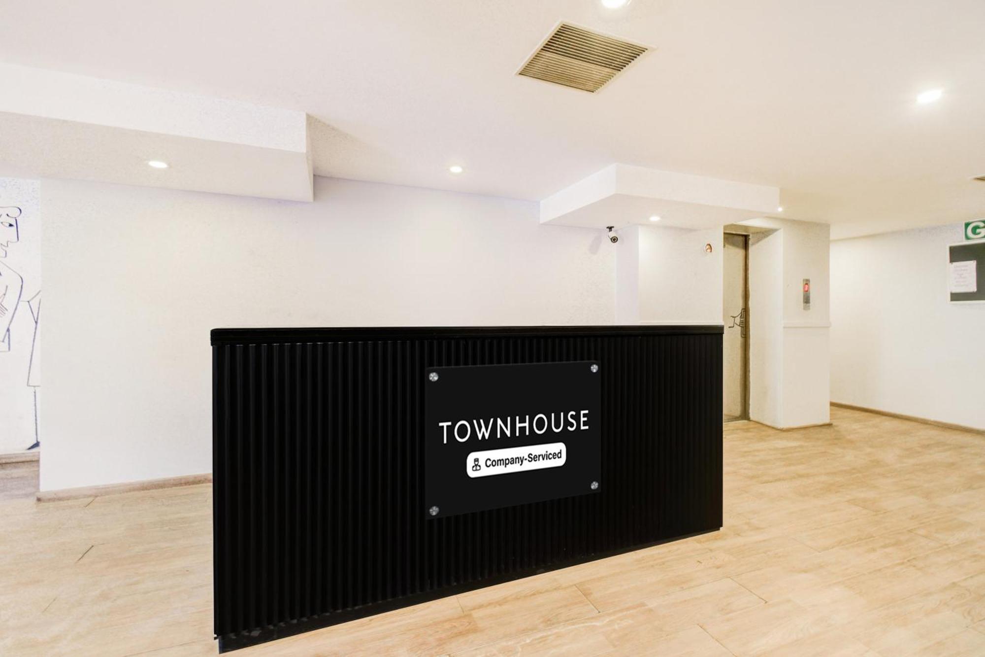 Super Townhouse Lakdikapul Hotell Hyderabad Eksteriør bilde